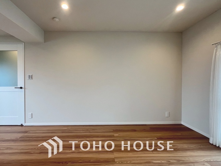 内装 【LIVING】◆扉を◆開くとこの景色。家族の”おかえり”の声が聞こえてきそう。