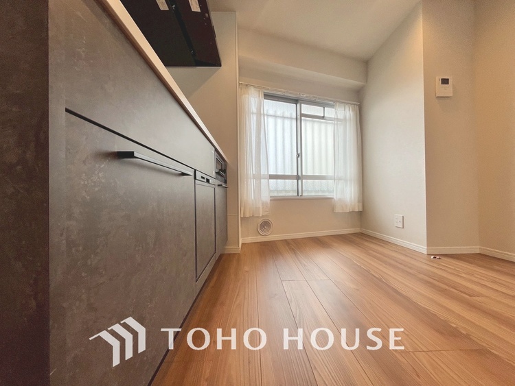 キッチン 【KITCHEN】◆ワクワク◆開放的で機能性も高いシステムキッチン。お子様は毎日のご飯にワクワク！