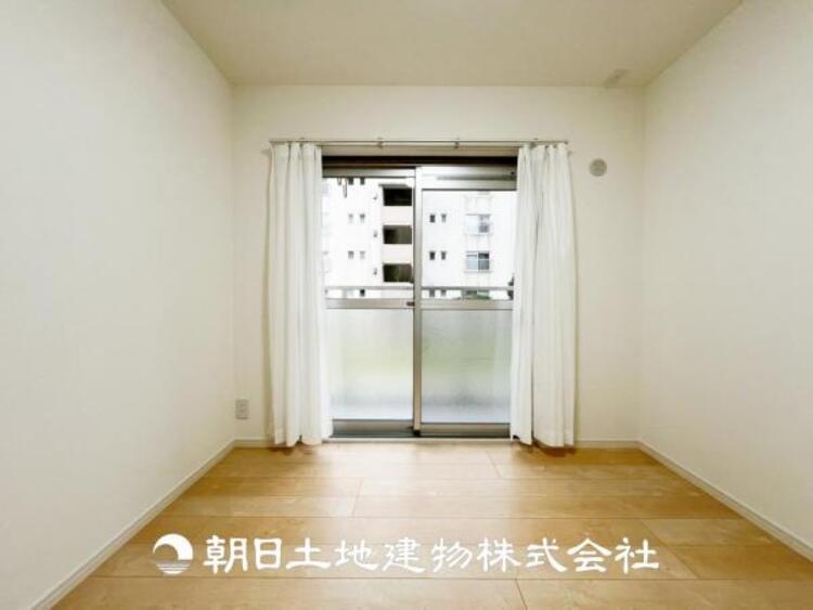 内装 【居室】設計者のセンスが求められる大切な空間だからこそ、落ち着いて過ごせる癒しと寛ぎの空間が欲しい。そんな願いを叶えました。