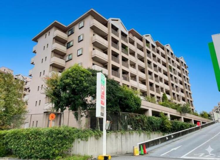 外観 木々と水がせせらぐ、自然あふれる総戸数1031戸の大規模マンション！住環境良好です！