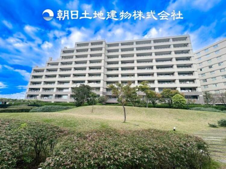 外観 太陽に愛された家。陽当り・通風に優れた魅力的で快適さを追求した住宅です。ここに住むからこそ意味がある。そんな特別感に浸りながら、毎日をお過ごし下さい。