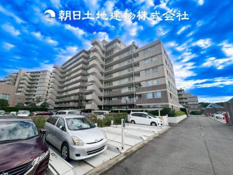 外観 温かい太陽を感じる事ができるのは、目の前に遮るものが無いから。彼方に広がる風景が絵画のように広がります。