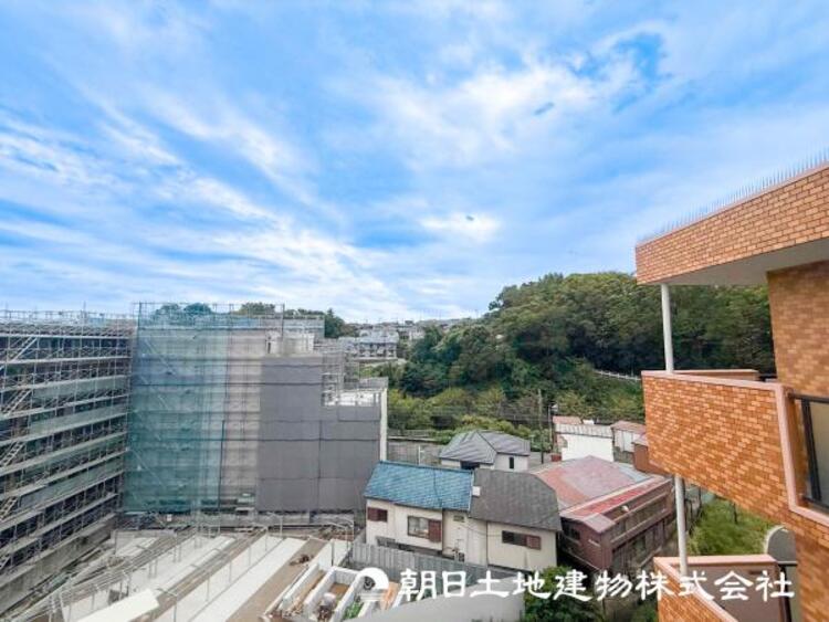 その他 【眺望】部屋から眺める景色はお部屋のインテリアの一部です。開放感ある景色は季節や天候によって変化する素敵な絵画ですね！