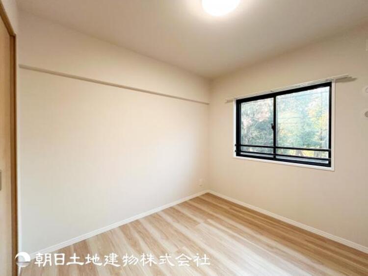 内装 【洋室】人間の感性を育むプライベートルームはシンプルが１番！読書やネット、大切な一人の時間も充実したものにできます。