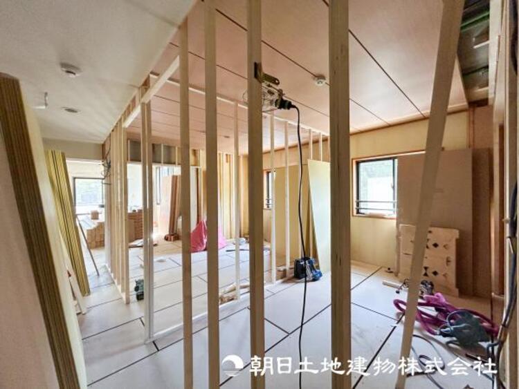 内装 【内観】表現された空間はたくさんの光を浴び、風を感じ、暮らしを豊かにしてくれます。家族の思い出を刻んでいきます。