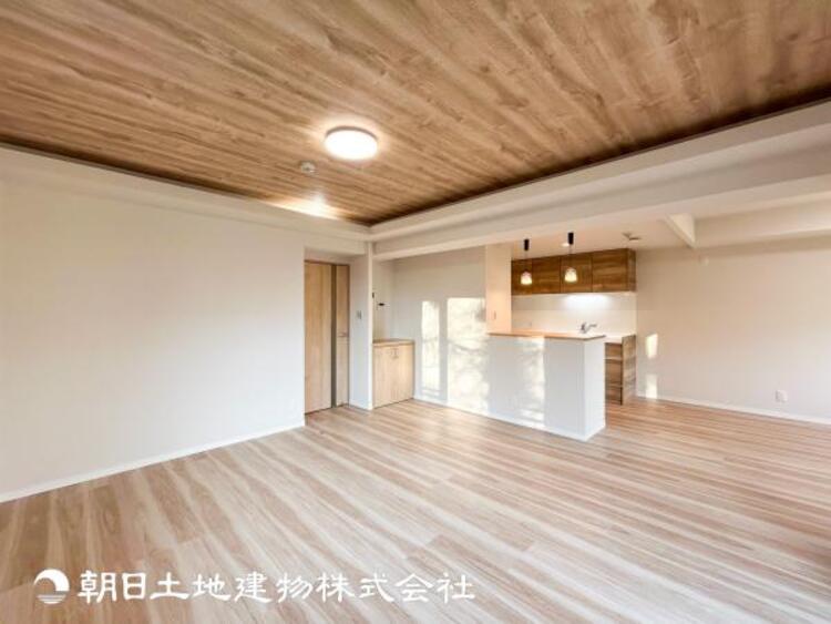 居間 【リビング】家族や友人との時間など１番多くの時間を過ごす空間だからこそ快適な空間を目指してプランニングしました