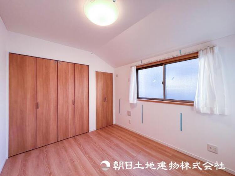 内装 【洋室】一人時間を快適にすごせるように、落ち着いて過ごせる癒しと寛ぎの空間が欲しい。そんな願いを叶えました。