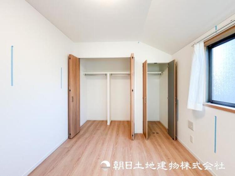 内装 【収納】子供部屋にも寝室にも、便利な全居室収納スペース付ですので、各部屋の荷物がすっきりまとまります。