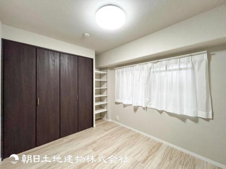 内装 【洋室】人間の感性を育むプライベートルームはシンプルが１番！読書やネット、大切な一人の時間も充実したものにできます。