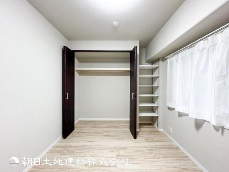 内装 【収納】デッドスペースになりがちなスペースにも収納をうまく配置しております。うまく利用すればお部屋がスッキリしますね！