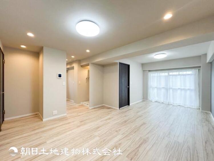 居間 【リビング】1日の中で最も長い時間を過ごすことになるリビングだからこそいつも笑顔があふれる空間であるように心掛けています