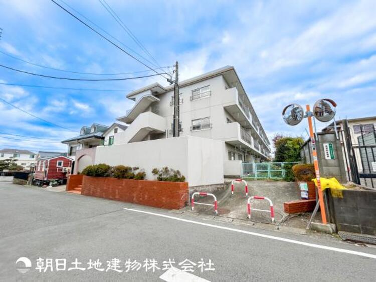 外観 【外観写真】時間のゆとりと空間、爽やかな陽光がもたらす光と風を贅沢なまでに感じる暮らしがここに始まります。