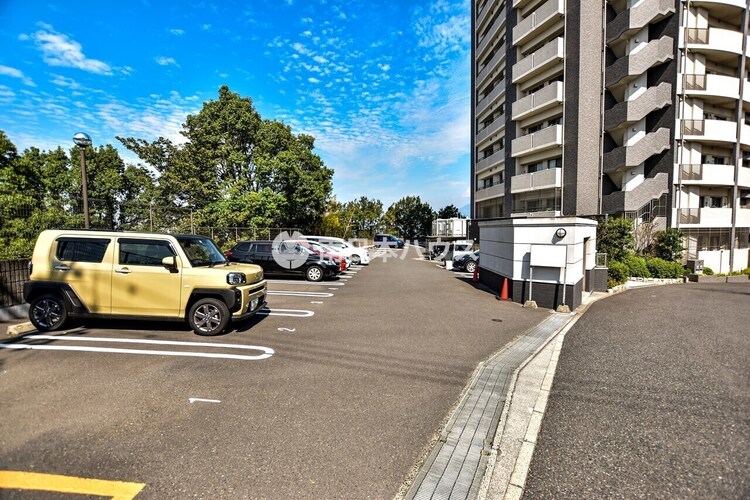 外観 オーヴィジョン紫原の駐車場