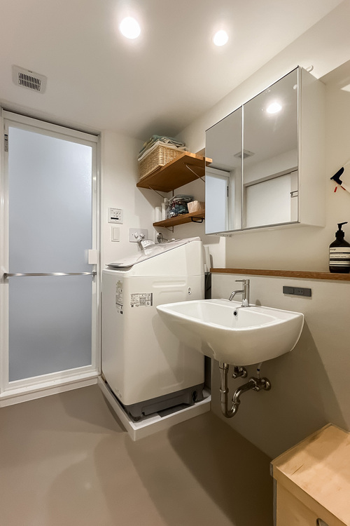 その他 清潔感を感じられる洗面化粧台。