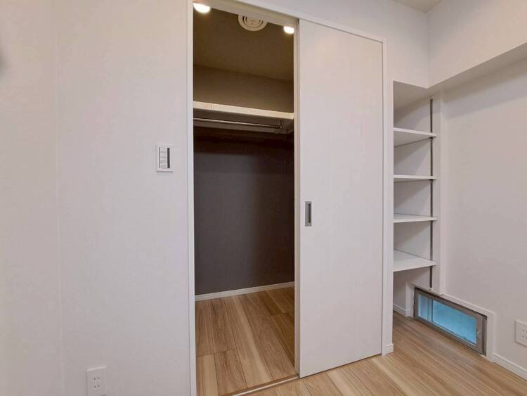 その他 収納スペースが付いていて、お部屋を広く使っていただけます。