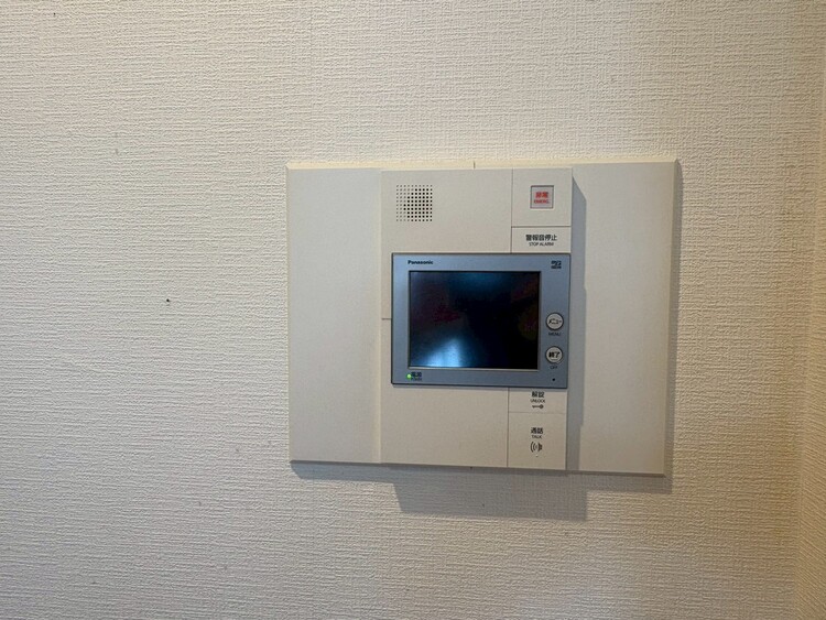 その他 誰が来てもわかる様にモニター付きインターホンを設置。