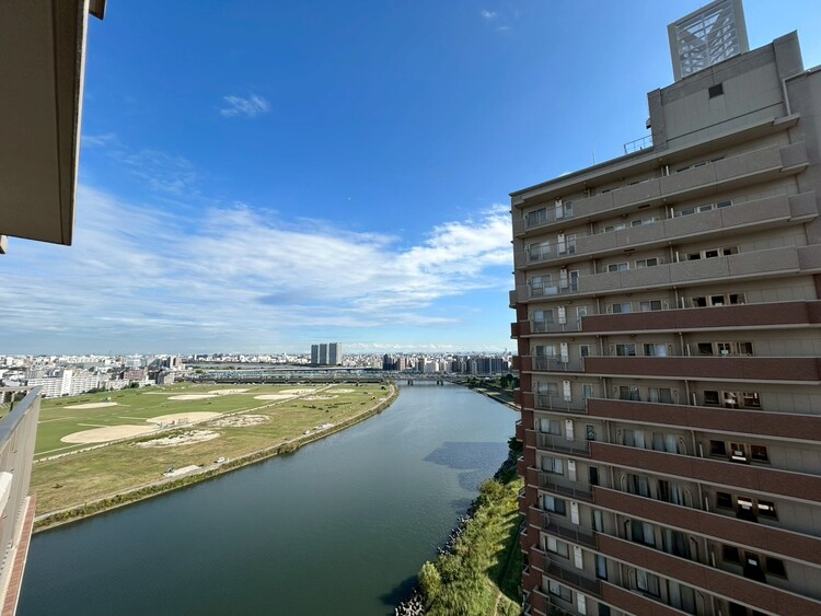 その他 眺望や窓からの景色が良いと、家で過ごす時間も快適です。