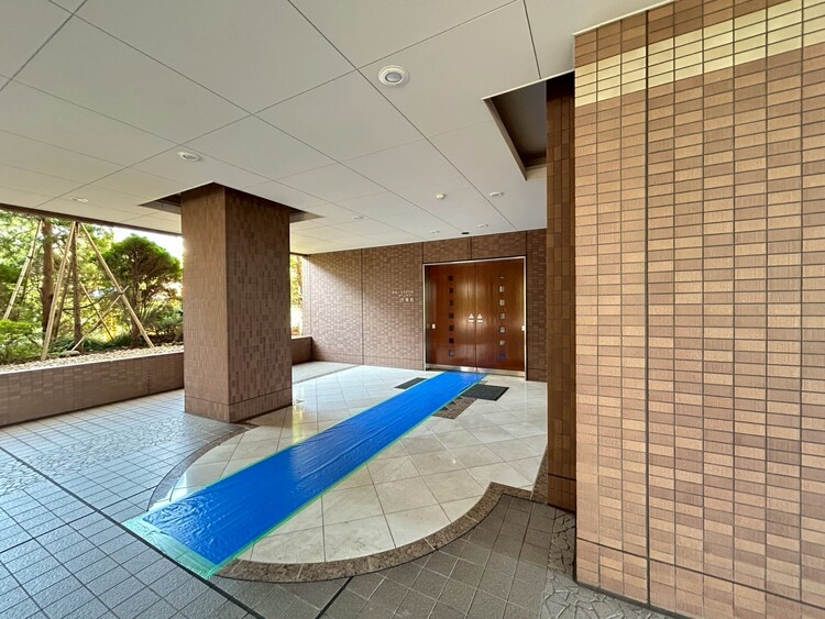 その他 上質感漂う玄関アプローチです。