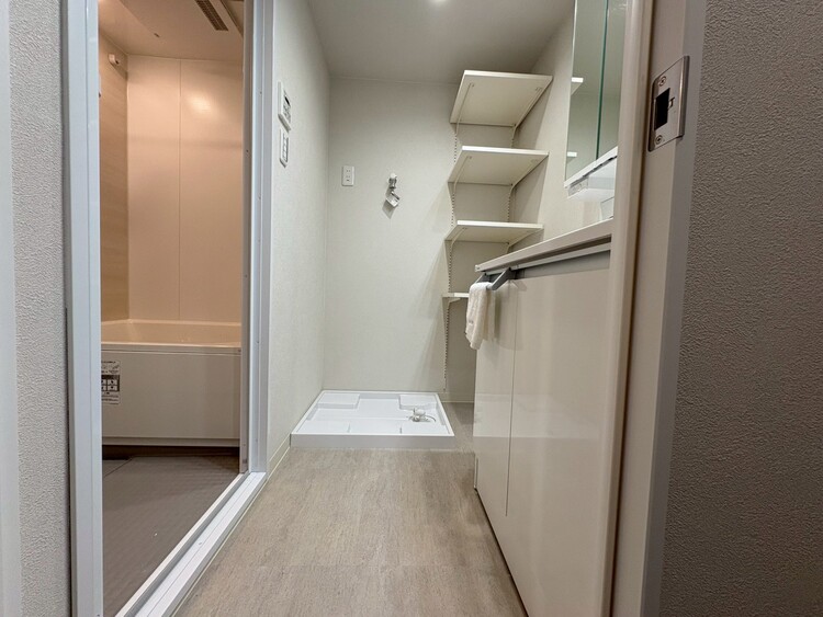 その他 十分な広さの脱衣所。