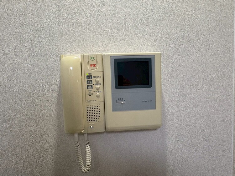 その他 誰が来てもわかる様にモニター付きインターホンを設置。