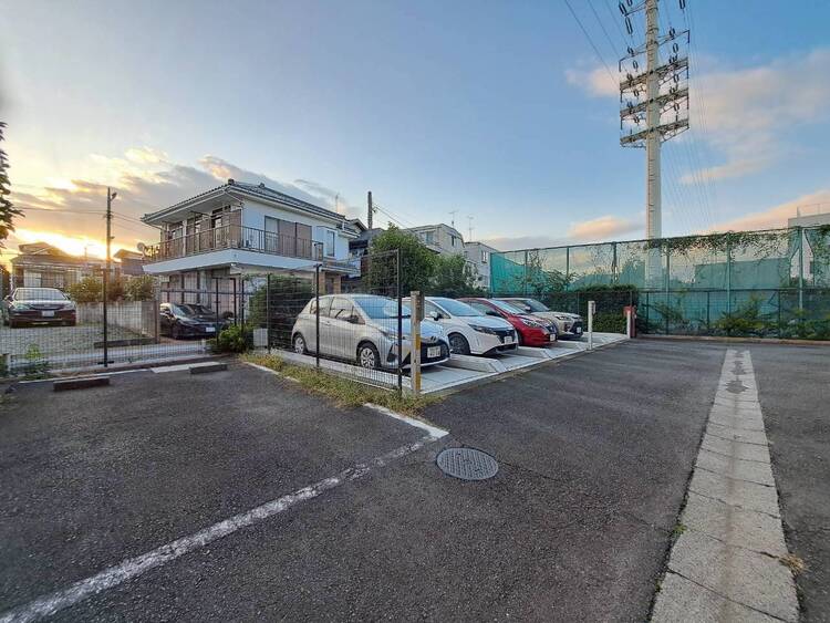 その他 駐車スペースが嬉しいですね。※空き状況は都度ご確認下さい。