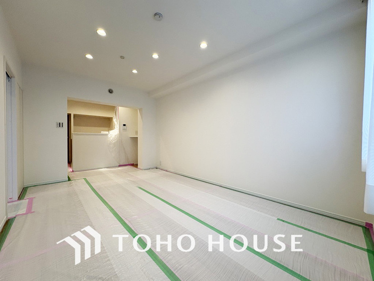 内装 広がりのある住空間、家族が集まるリビング・ダイニング