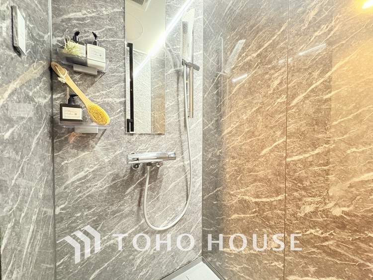 風呂 一日の疲れを癒すシャワールーム