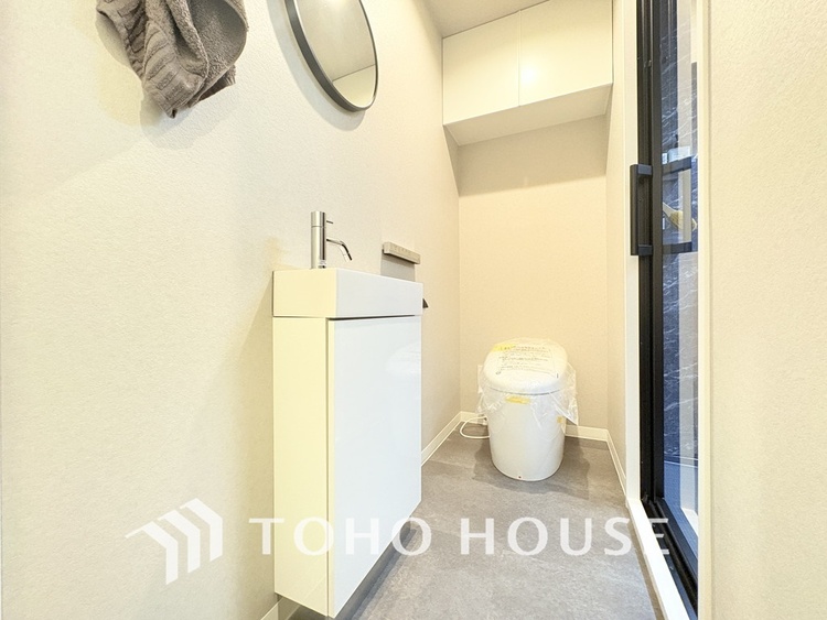 トイレ 清潔な洗浄機能付温水シャワートイレ