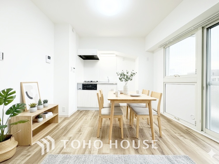 内装 ＊配置してある家具や小物はCGによるイメージ画像です。◆煌びやか◆愛おしい家族との団欒の時間をより一層幸せなものに感じさせる。輝かしい毎日が待っています。