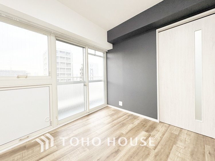 内装 時間をかけて作り上げるそんな空間を君と共有したい。僕たちの空間は唯一無二の物だから。