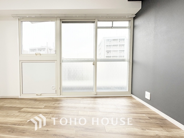 内装 時間をかけて作り上げるそんな空間を君と共有したい。僕たちの空間は唯一無二の物だから。