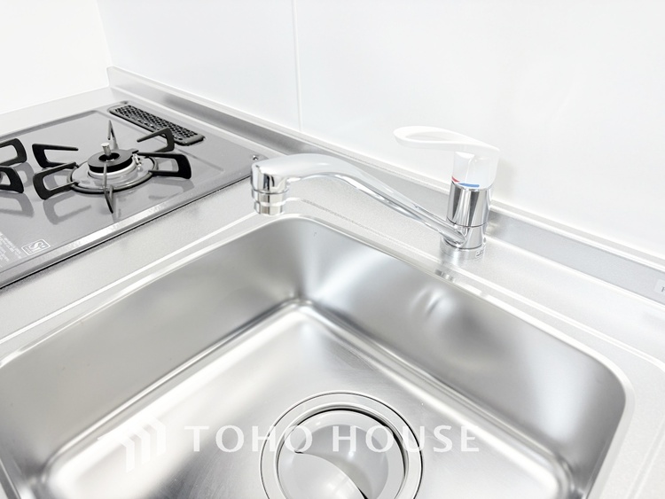 キッチン 【Kitchen】キッチンは家族の絆を育む大切な空間。シンプルで使い易いSystemKitchenで愉しく作る料理は愛情のある美味しいご馳走に。