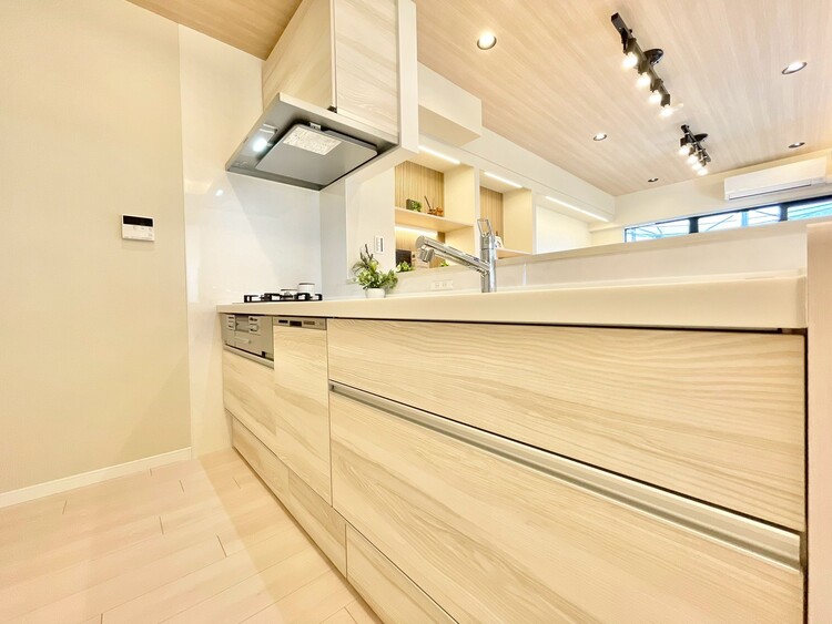 その他 開放感のあるキッチンスペース。調理をしながら、会話も弾みそうですね。