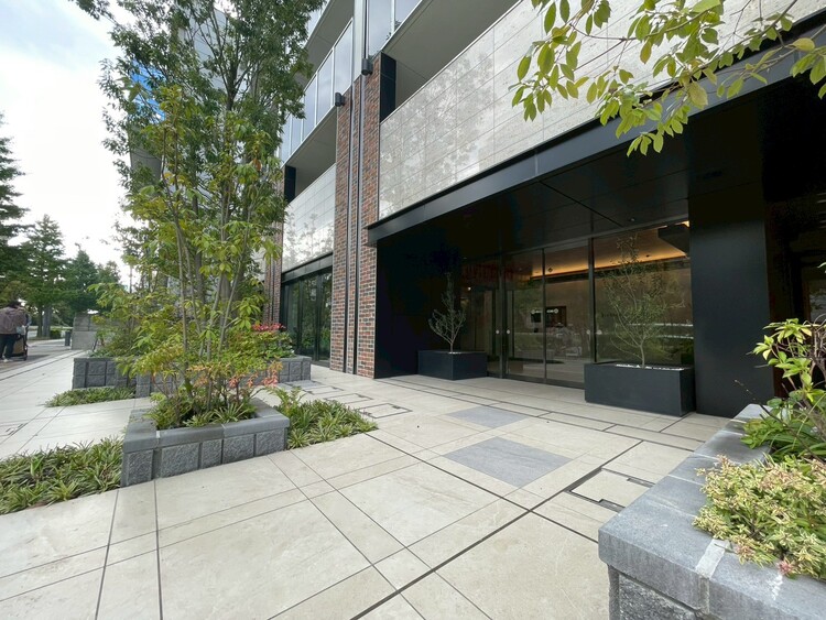 その他 上質感漂う玄関アプローチです。