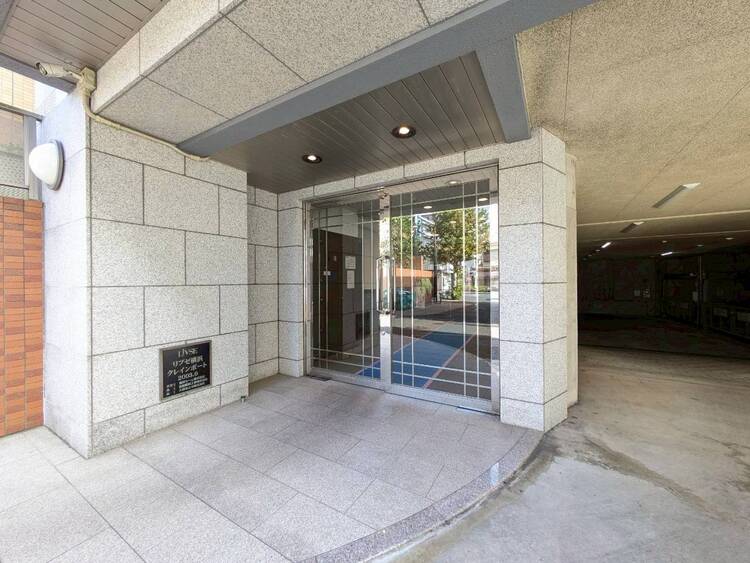 その他 上質感漂う玄関アプローチです。