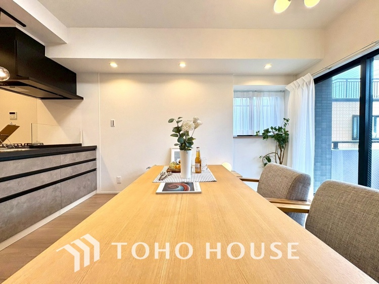 内装 【LIVING】◆simple is best◆無駄のない綺麗なつくりのリビングルームであなただけの暮らしを。