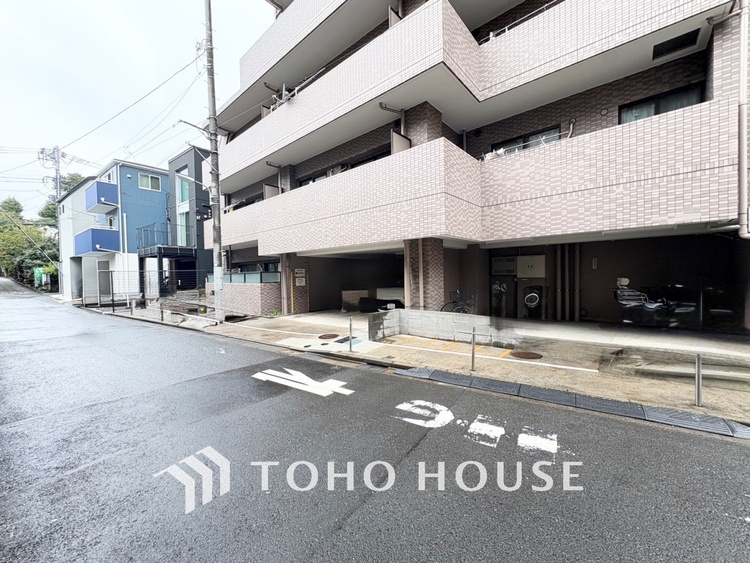 駐車場 【PARKING】◆愛車を◆安全に駐車できる駐車場がございます。