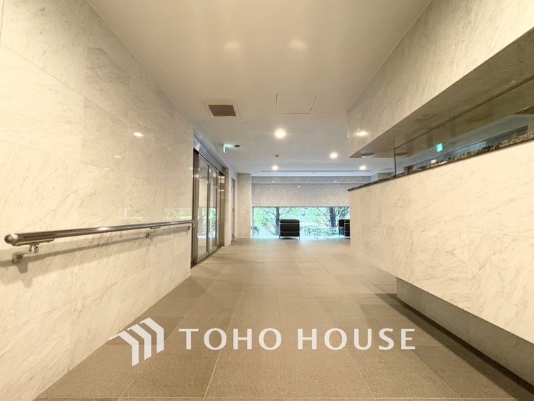 その他 【ENTRANCE】◆そびえ立つ◆我が家のシンボル。遠くの空が赤く染まる夕べが待ち遠しい。