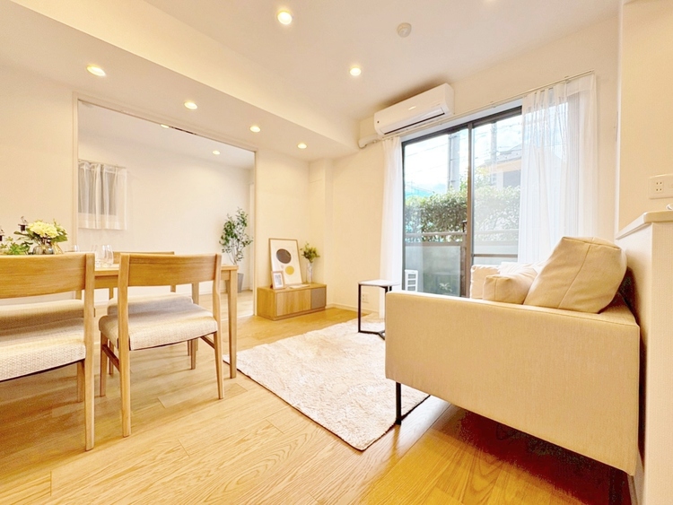 居間 過ごす時間が、たくさんの思い出として紡がれていく場所。