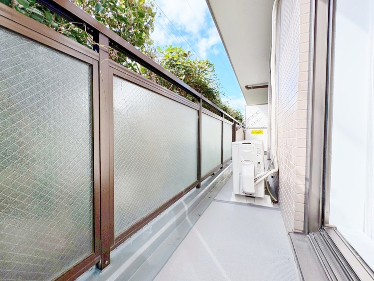 バルコニー 暮らしの中で、光と風を演出してくれるバルコニー。