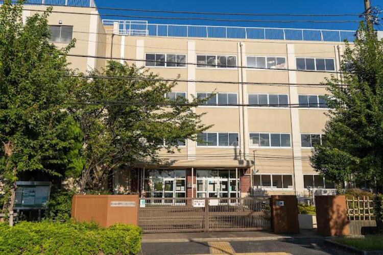 周辺 葛飾区立奥戸中学校