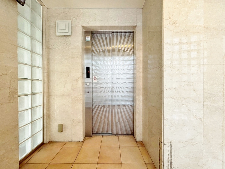 設備 エレベーターの管理も、きちんと行き届いてます。