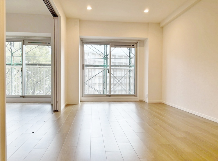 居間 快適に過ごす毎日を求めて、暮らしの中でご自身の「マイホーム」に創り上げてください。