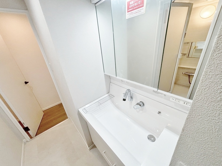 洗面 何かと物が増える場所だからこそ、スッキリと見映えの良い空間に。