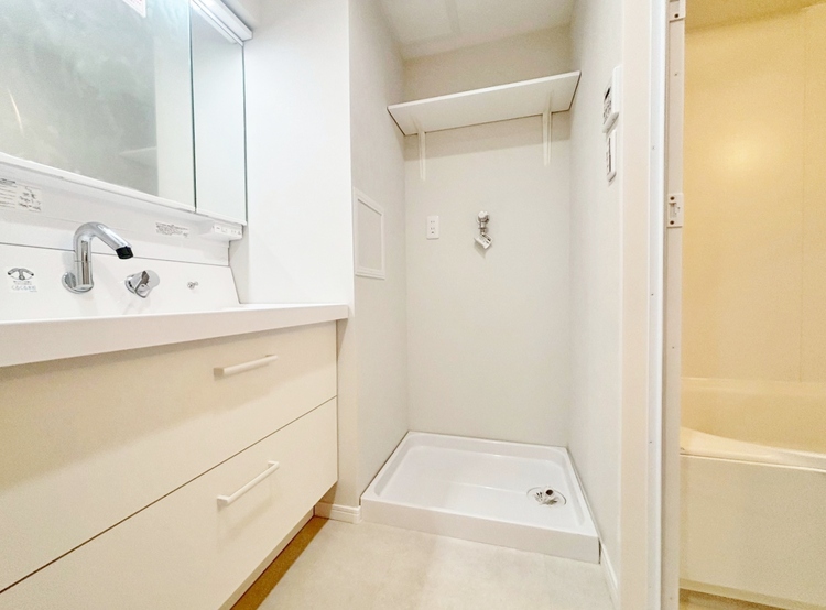 洗面 清潔感と心地よさを重視した、上質感漂うパウダールーム。