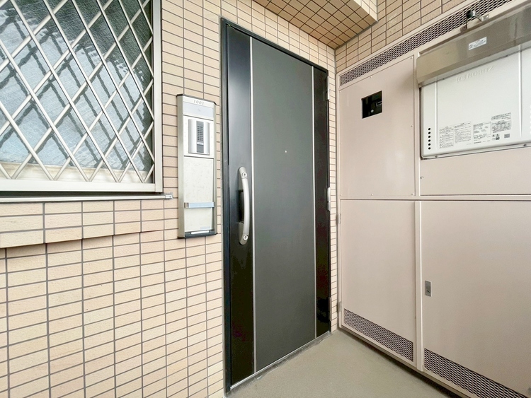 玄関 玄関を開ければ、そこは安らぎのご自宅。