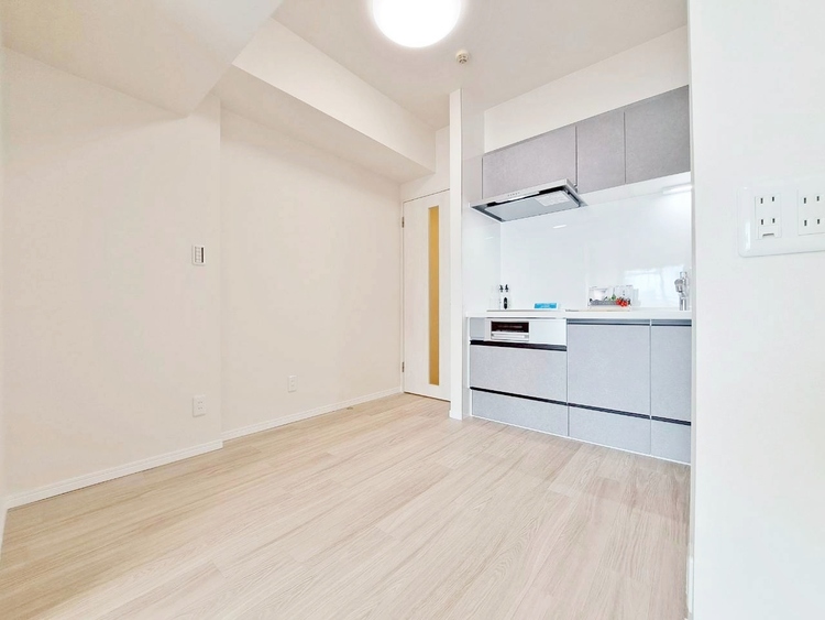 居間 居心地の良い空気感は、暮らしのステージを彩り、心からのやすらぎと満足感を与えてくれます。