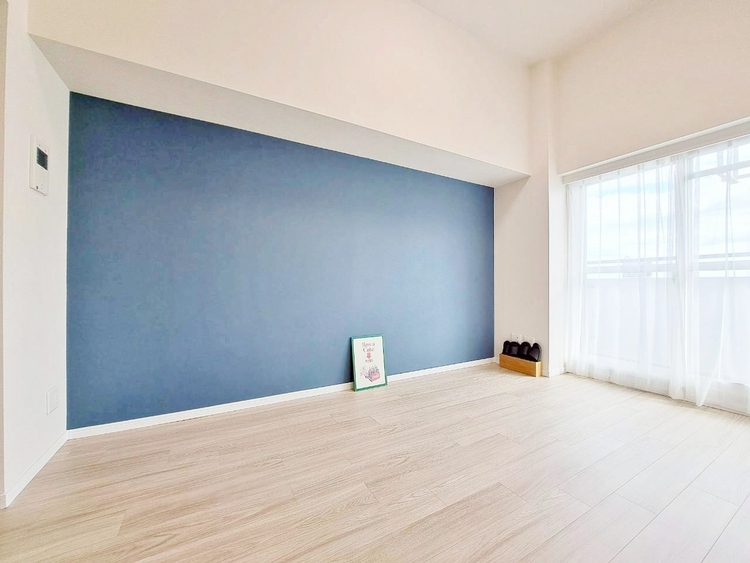 居間 飾り過ぎないシンプルな内装と偏り過ぎないデザインで統一しました。