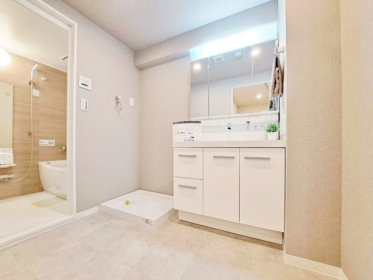 洗面 清潔感と心地よさを重視した、上質感漂うパウダールーム。