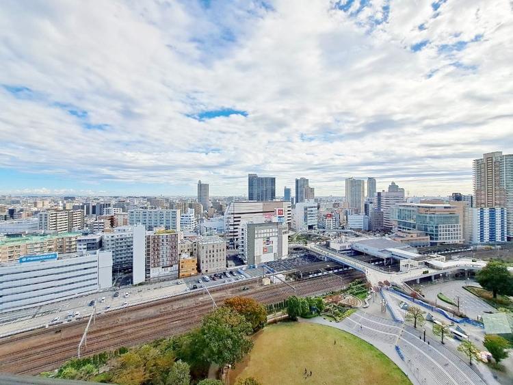 バルコニー 頬をなでる、優しい風を感じることが出来ます。